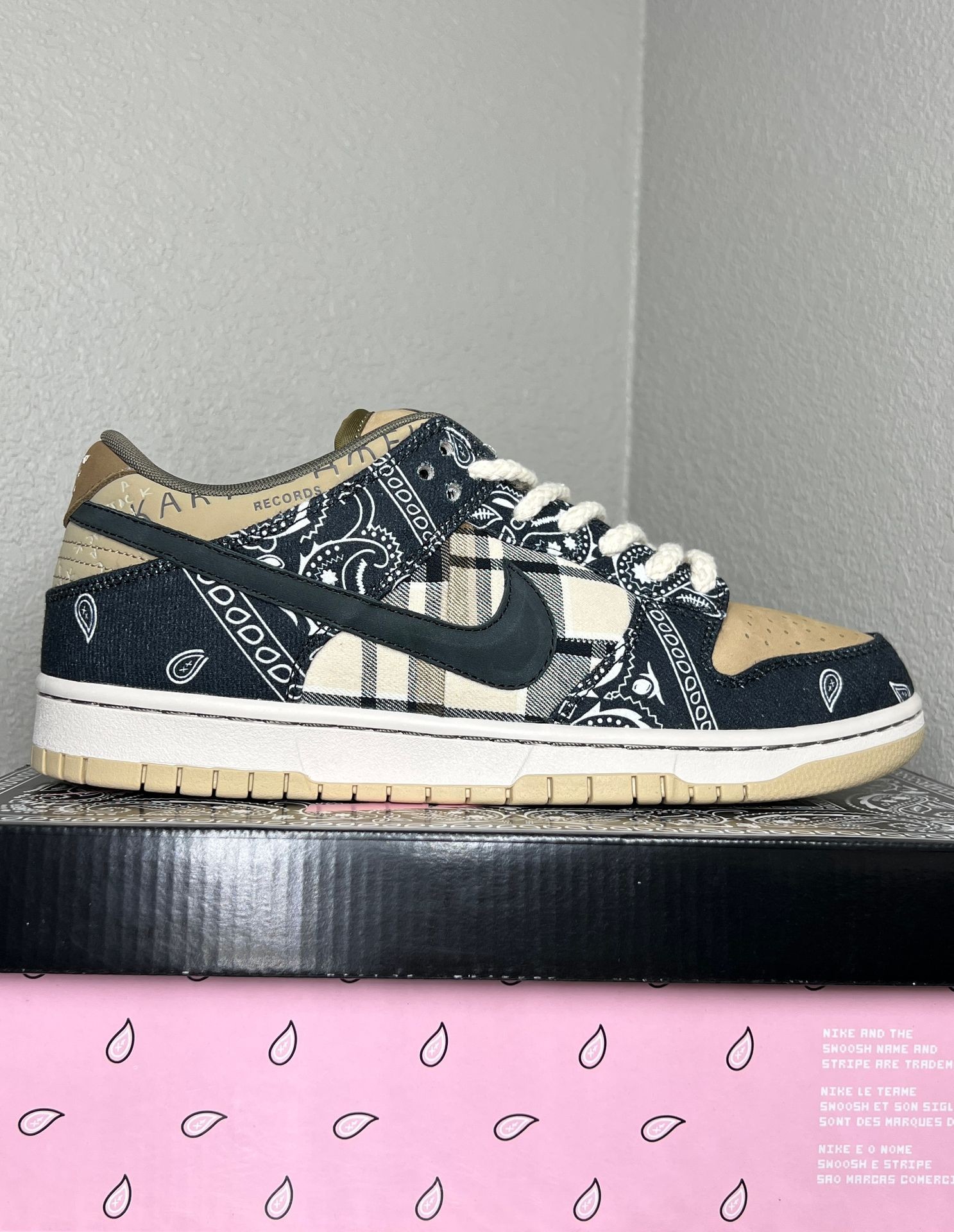 Nike SB Dunk Travis Scott