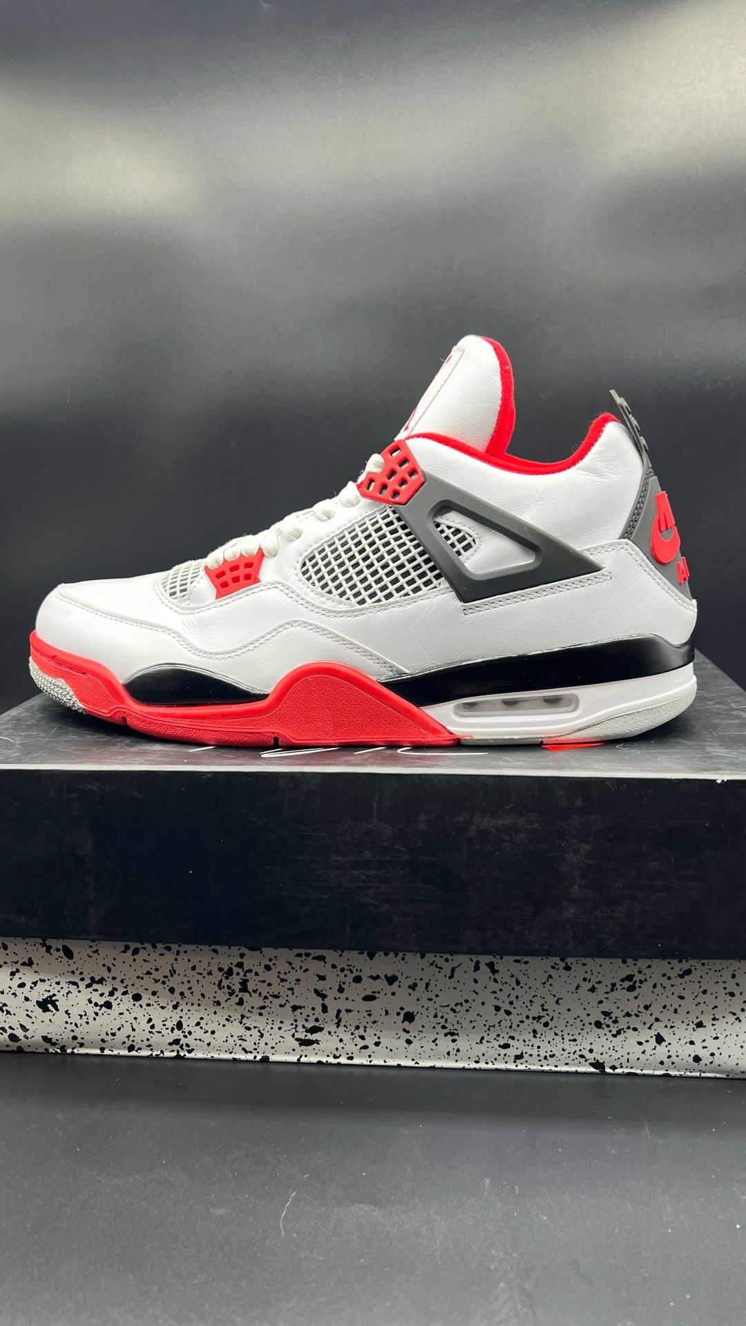 Air Jordan 4 Retro OG ‘Fire Red’ 2020